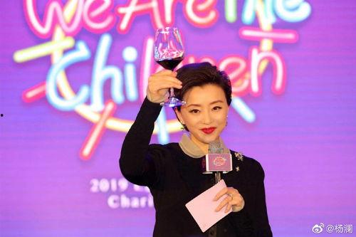 娱乐吃瓜君知名主持人,揭秘知名主持人的幕后故事